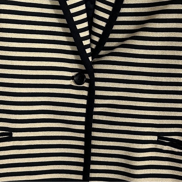 Elizabeth and James blazer, elbow length sleeves, cream/black, size 4 - Picture 12 of 15